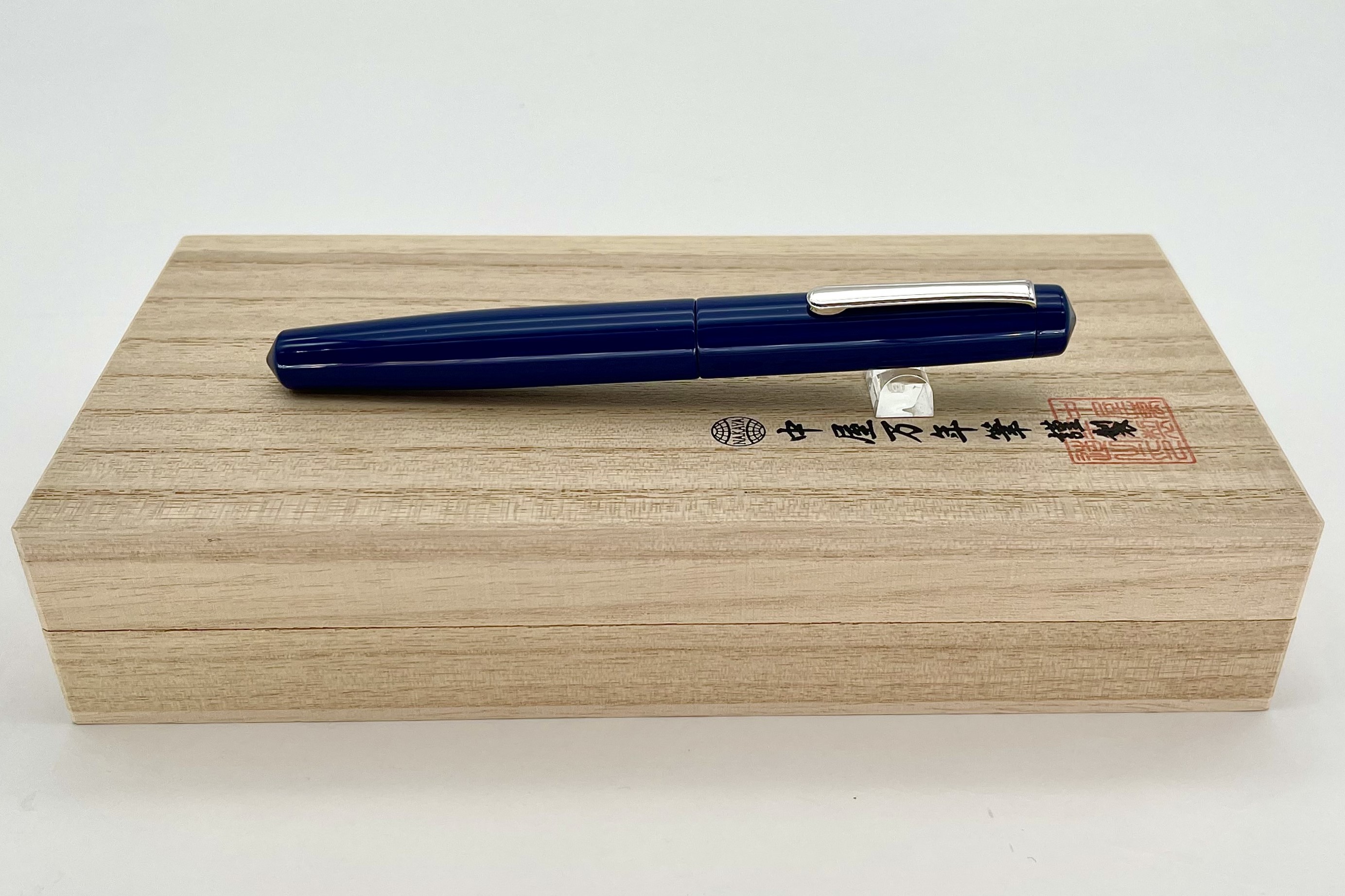 NakayaPiccoloLongWriterKikyowithBlackIshimesectionFountainPen_F